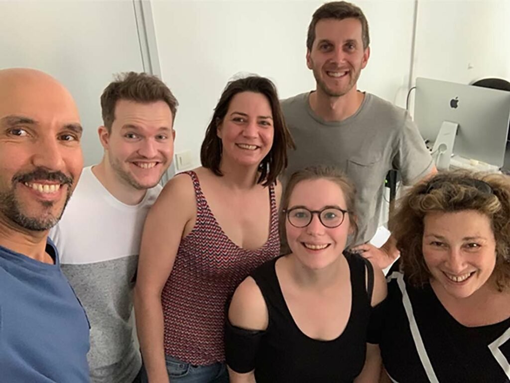 Hélène Zuili – Formatrice, Coach, Conseil & Conférenciere 4 Groupe de certifiants en UX design - Team building